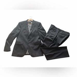 Jaeger Men’s Suit 100% Tollegno’s 1900 Wool